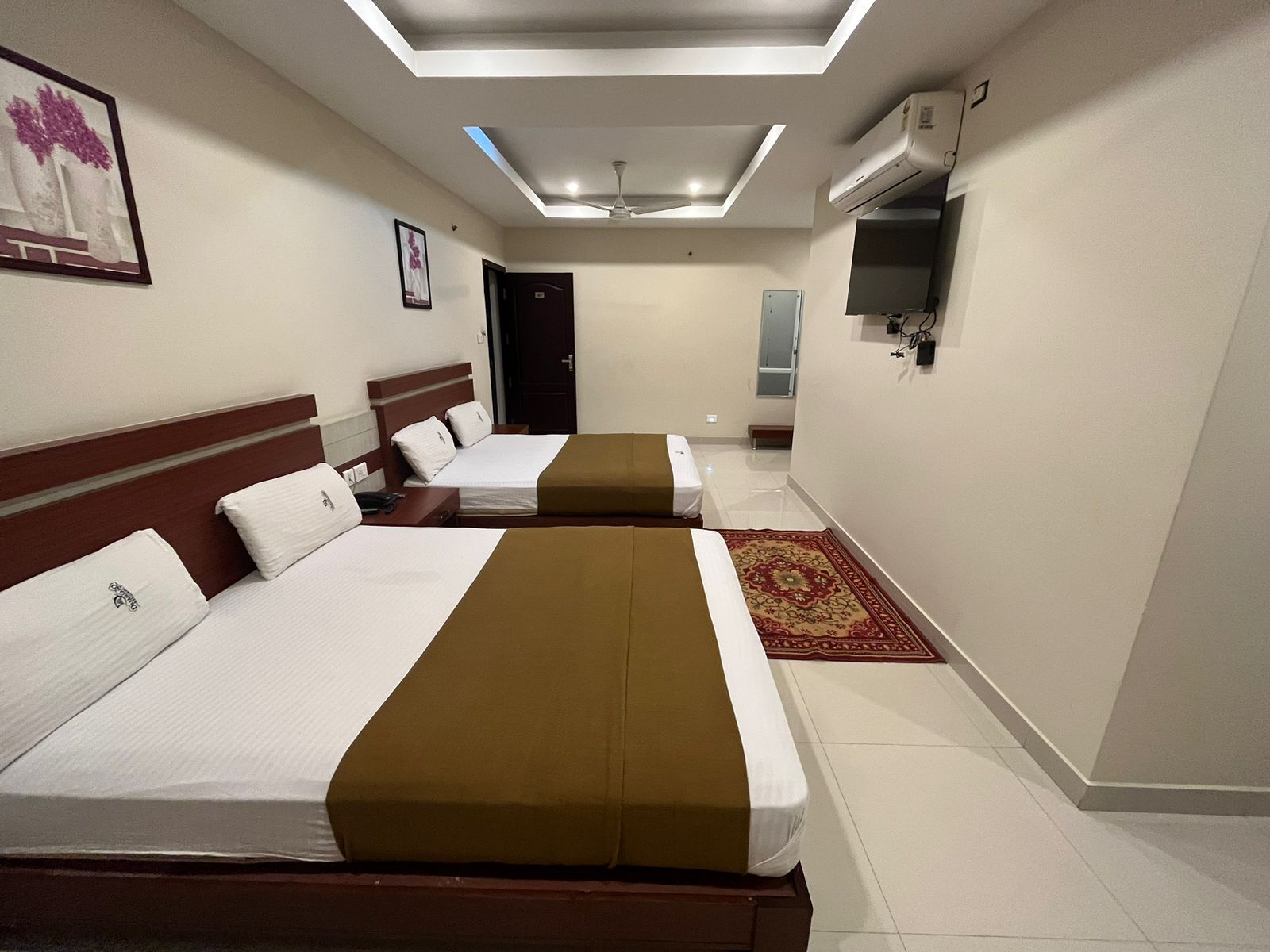 Hotel Thumbnail