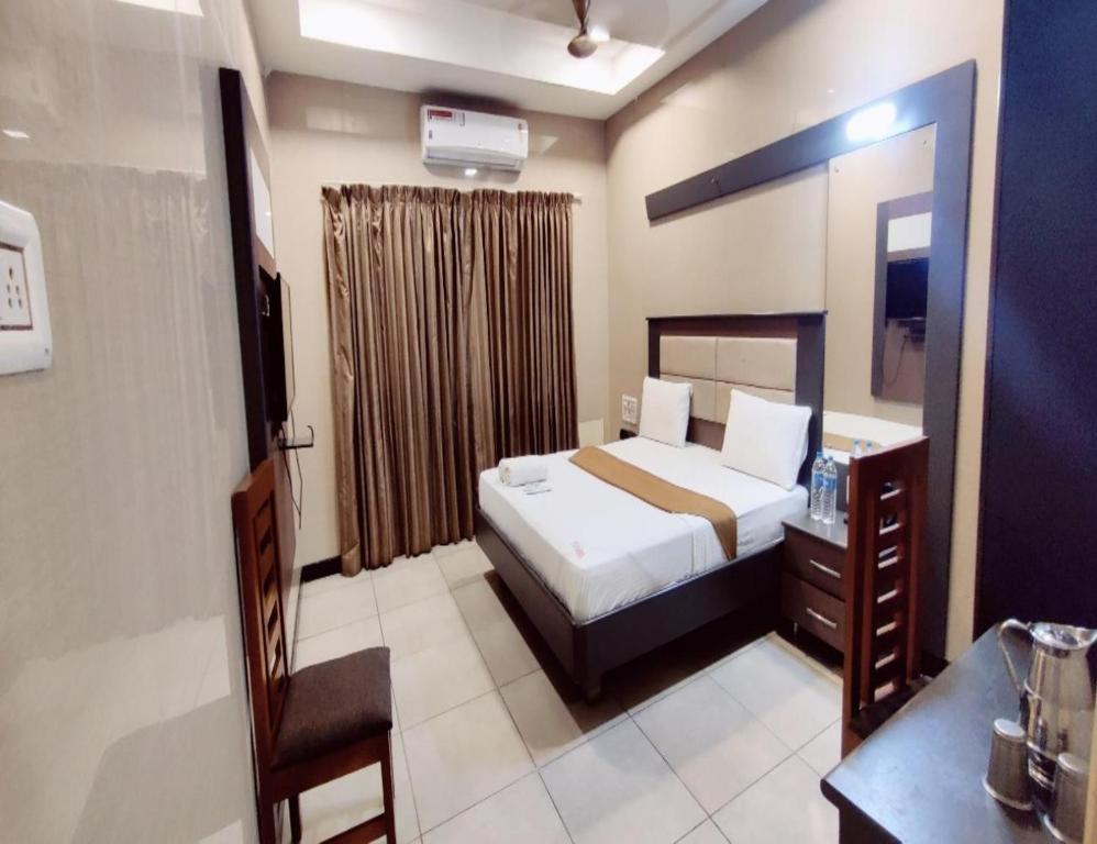 Hotel Thumbnail